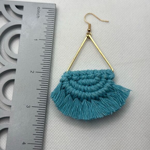NWOT Macramé and gold triangle fishhook earrings - Picture 3 of 3